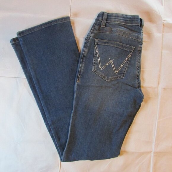 Wrangler Women's Medium Wash Mid-Rise Nellie Willow Ultimate Riding Bootcut Jean - Picture 2 of 4
